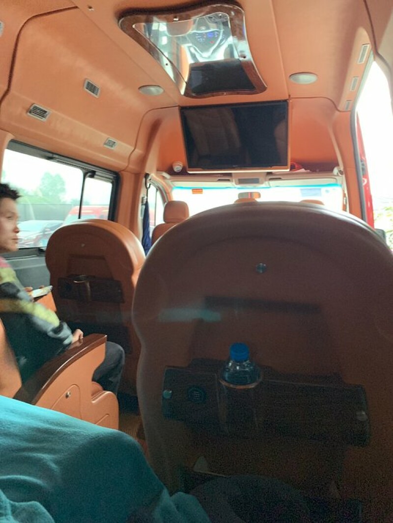 Hanoi city to Halong Bay Transer service picture number 3