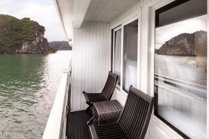 Deluxe Cabin with Private Balcony  image 2