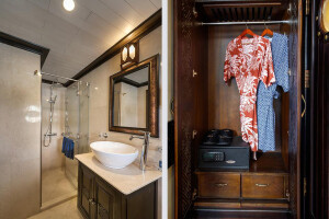 Deluxe Cabin image 2