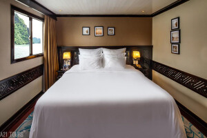 Deluxe Cabin image 2