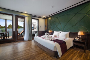 Peony cruise 2 Days 1 Night Peony Exclusive Suite