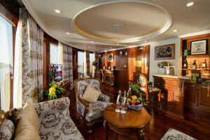 Royal Suite image 2