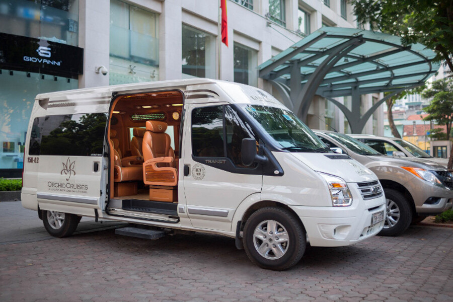 Halong to Van Don airport private car  3