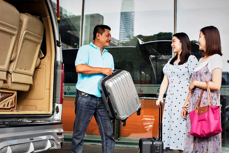 Halong to Van Don airport private car  5