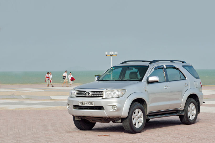 Van Don airport to Halong private car 2
