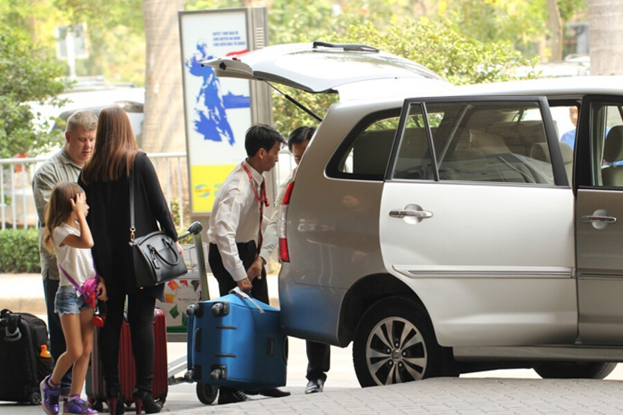 Van Don airport to Halong private car 4