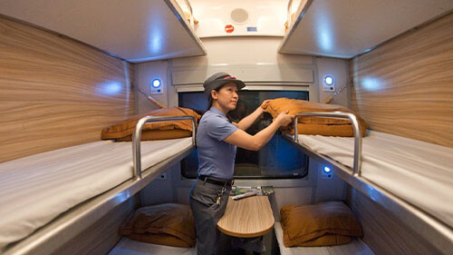 Ninh Binh to Hue train (by Vietnam Railway)