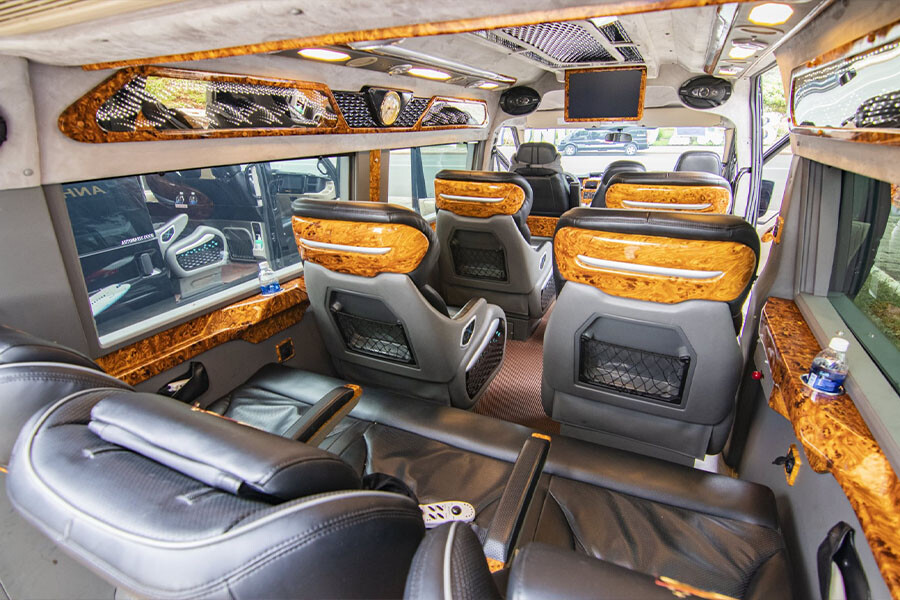 Sapa to Ninh Binh luxury limousine van 4