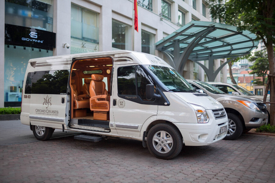 Car Charter in Halong bay 3