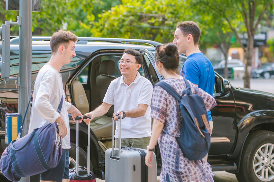Car Charter in Halong bay 5